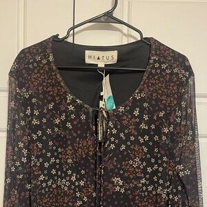 Hiatus Dawn smocked sleeve blouse